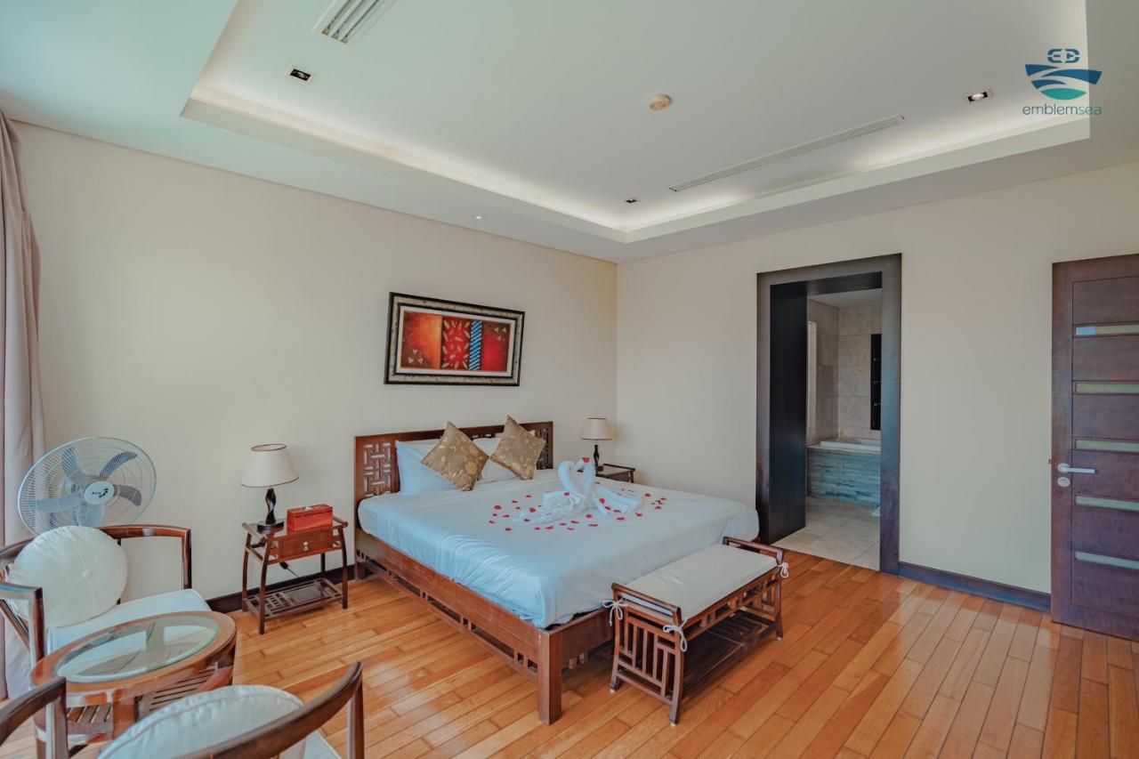 Emblem Sea 3 Bedroom Villas Дананг Екстер'єр фото